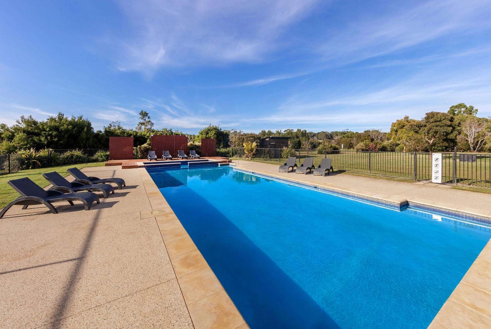 Ramada Resort By Wyndham Phillip Island Cowes Exterior photo